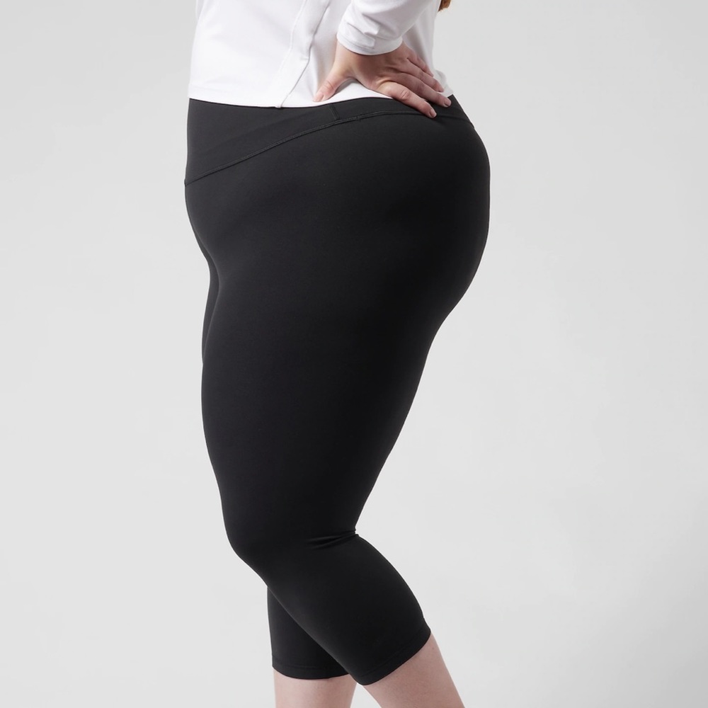 Athleta Transcend Capri